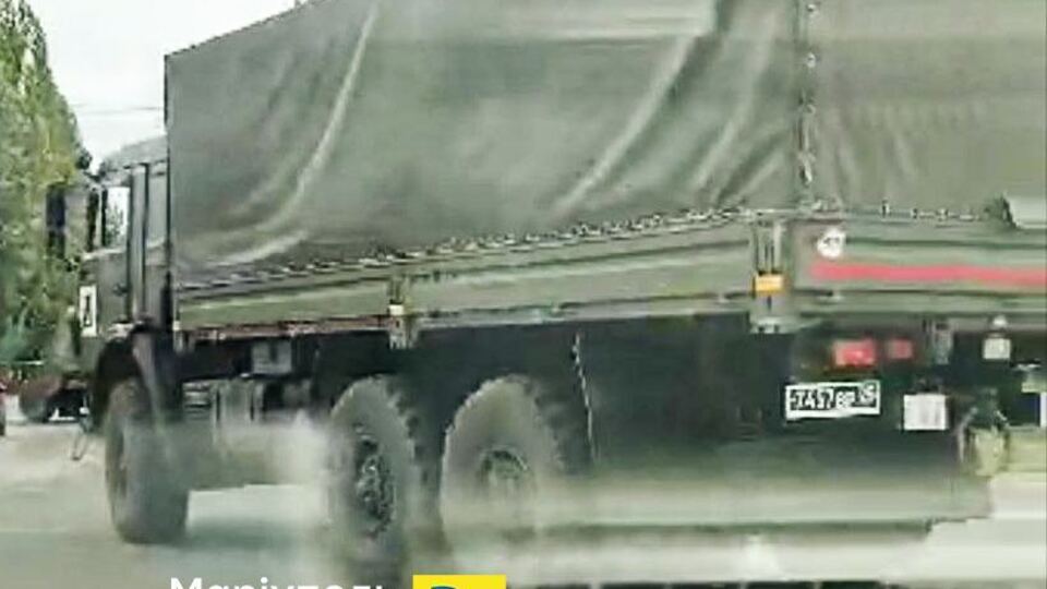 В Мариуполе наблюдается активное движение российских машин с боекомплектом, отметил Андрющенко