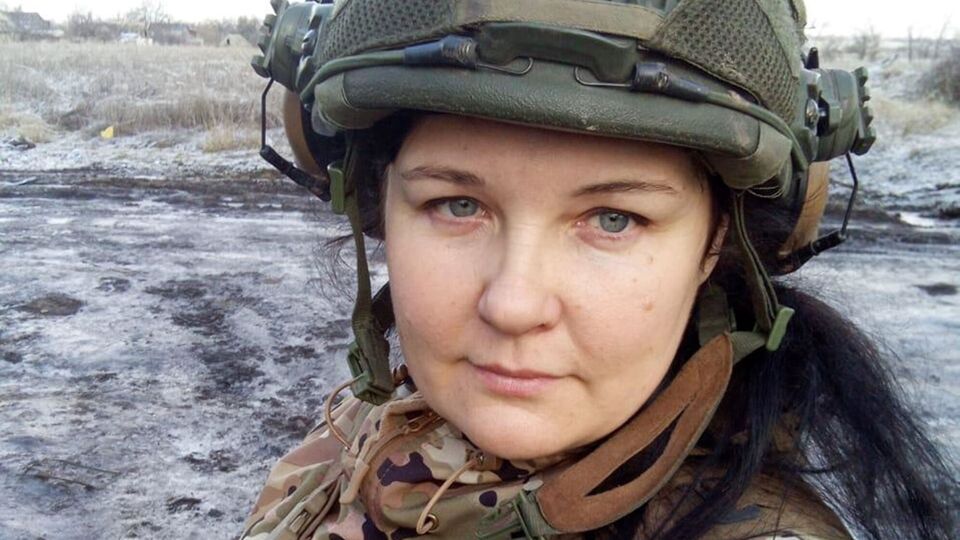 Била: Разные диагнозы, разные прогнозы. Единственное, в чем сошлись все врачи, – очень неудачно расположен обломок в шее, сильное повреждение правой руки, которая потеряла возможность двигаться