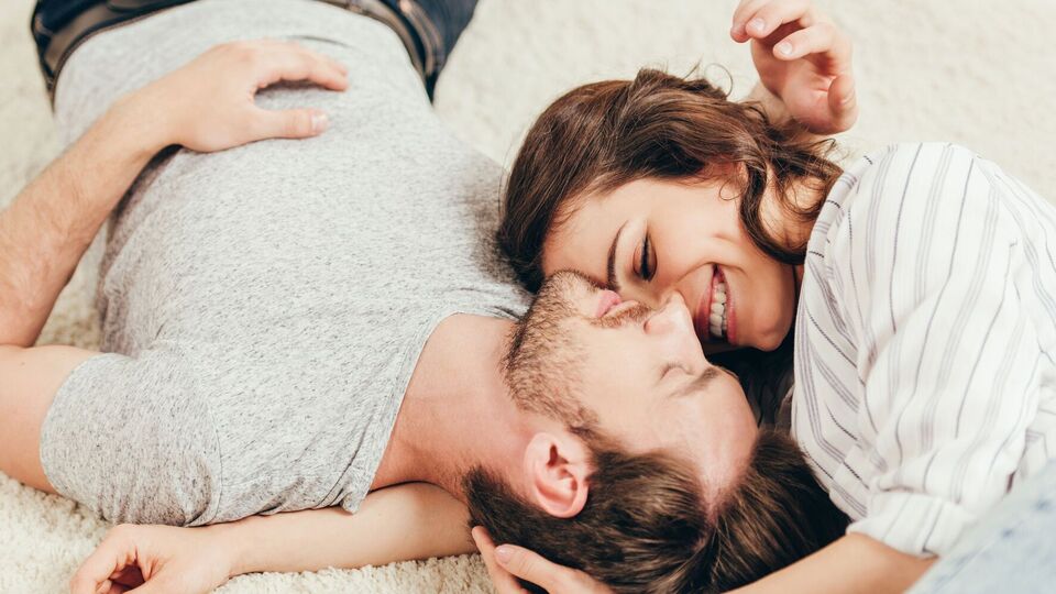 За словами Гурженка, під час статевих актів гормони стресу зменшуються – і стає легше