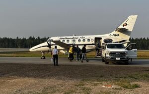 Розбився двомоторний літак