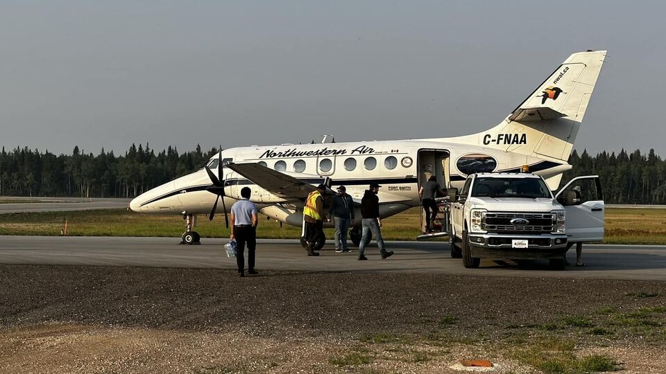 Розбився двомоторний літак