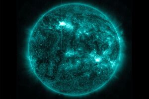 На Солце зафиксировали симпатическую вспышку