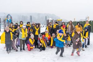 Фонд Ріната Ахметова на системній основі роками допомагає дітям із незахищених соціальних категорій і дітям, які пережили травми й потрясіння через війну