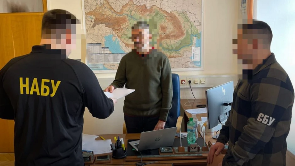 За даними ЗМІ, підозри вручили ексдепутатам Віктору Баранському і Віталію Саутенкову