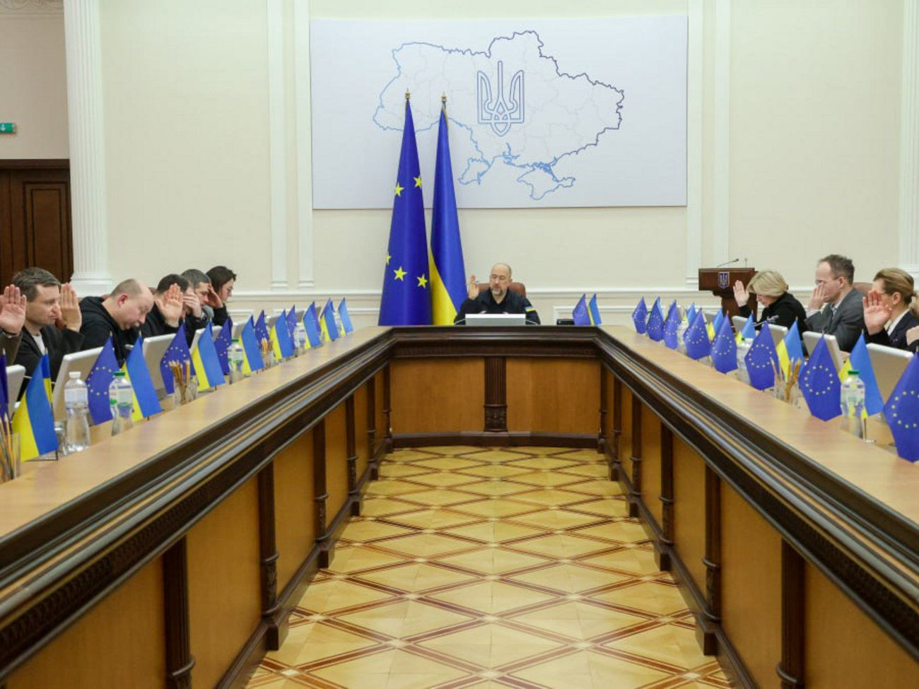 Кабмін на засіданні 26 січня ухвалив постанову про автоматичне продовження всіх виплат для ВПО до 1 березня