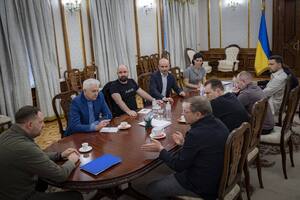 Єрмак розповів, що зустрівся з Гороховським, Єфименком, Кицмеєм, Климовим, Конотопським, Бородатюком і Олійником