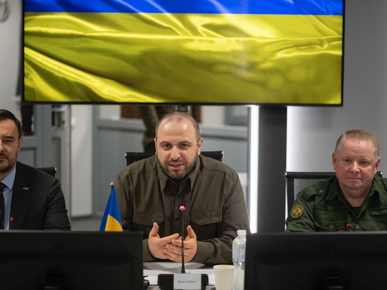 По словам Умерова, к участию в форуме пригласят представителей правительств, военной индустрии, а также инвесторов