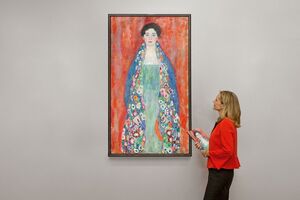 Портрет фройляйн Лизер когда-то принадлежал еврейской семье в Австрии, и в последний раз его видели на публике в 1925 году