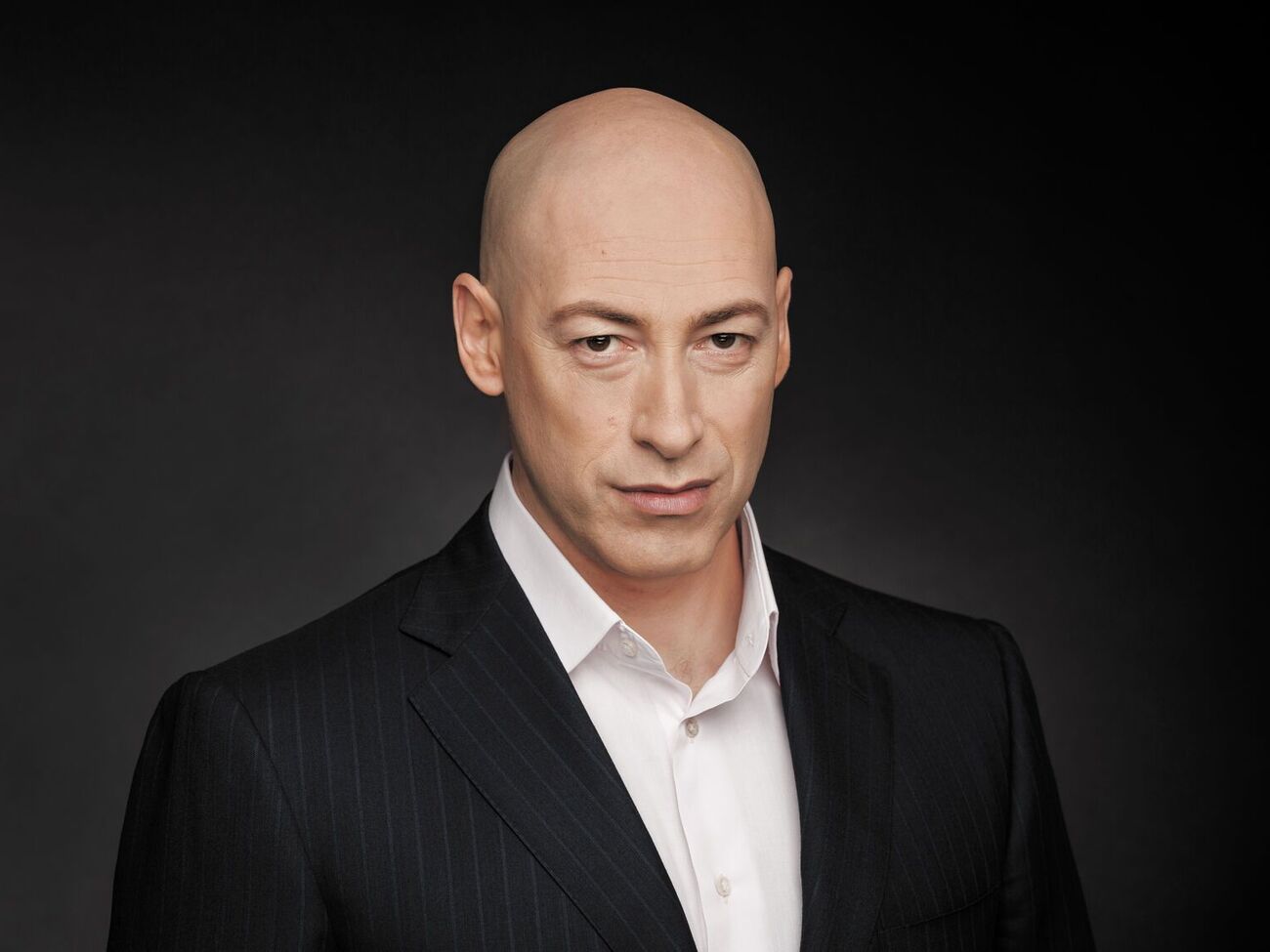 У Росії проти Гордона вже порушили кілька кримінальних справ, заочно заарештували, оголосили в розшук, занесли до списку "іноагентів" і терористів