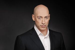 У Росії проти Гордона вже порушили кілька кримінальних справ, заочно заарештували, оголосили в розшук, занесли до списку "іноагентів" і терористів