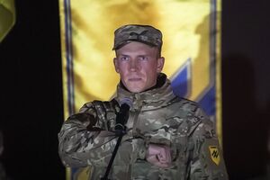 Середній вік бійців "Азову" – 27 років. Ми всі переслідуємо одну мету: щоб наша історія більше не знала епізодів героїчної самопожертви, як було під Крутами