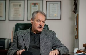 Чабан: У меня много пациентов, которые находятся за границей. Страдания одинаковы. И там, и там тревоги, бессонница, подавленность, астения. О чувстве вины довольно часто слышу, потому что здесь кто-то, а они выехали