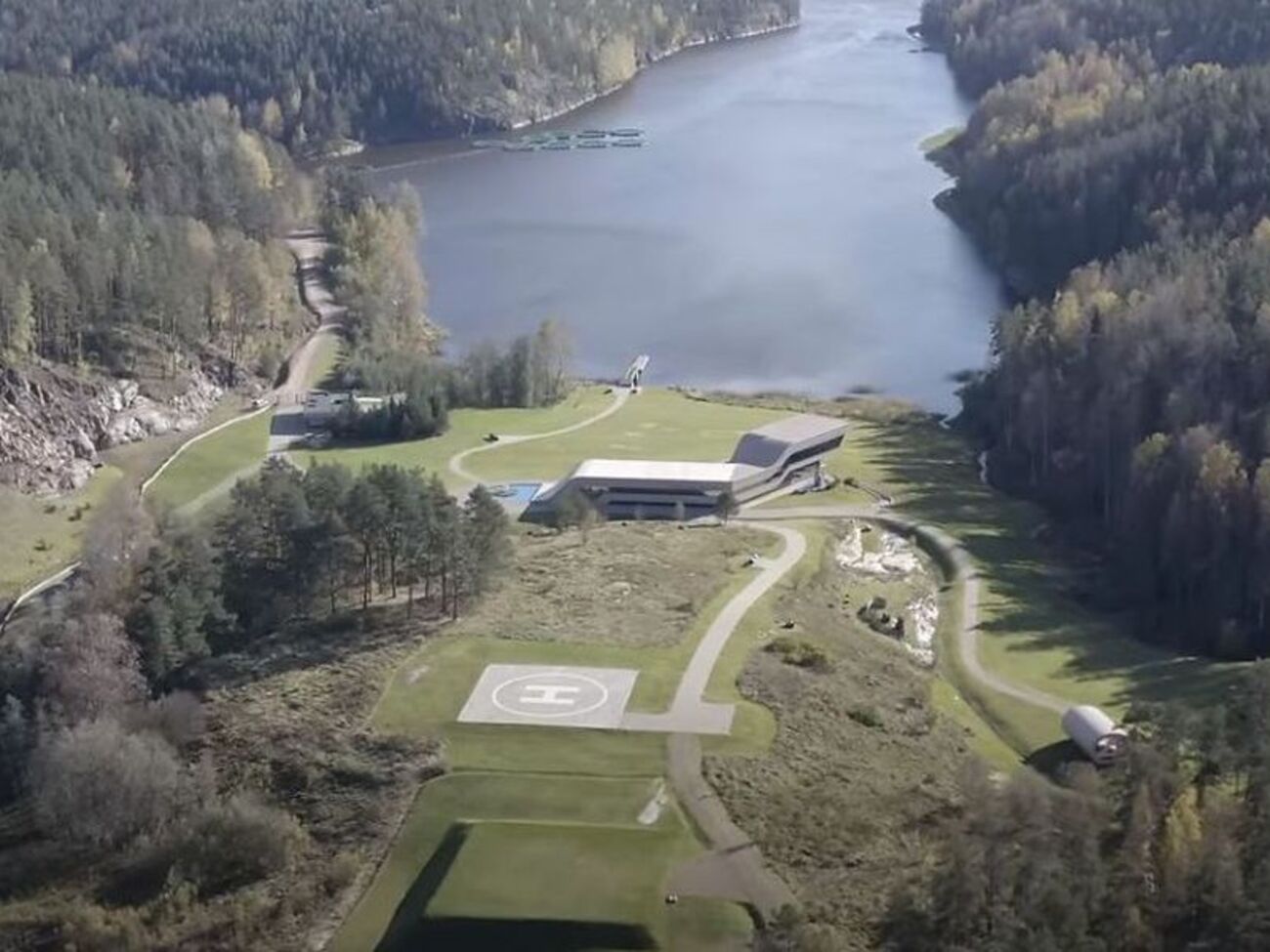 Журналісти вперше дістали докладне відео резиденції Путіна в Карелії