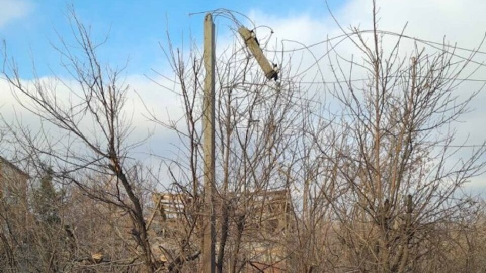 Несмотря на обстрелы и тяжелую ситуацию в регионе, ДТЭК и дальше восстанавливает сети, отметили в компании