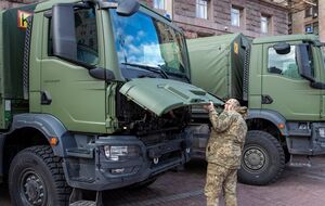 Виталий Кличко рассказал, что за средства общины города защитники приобрели автомобили, почти 3 тыс. дронов, необходимое снаряжение