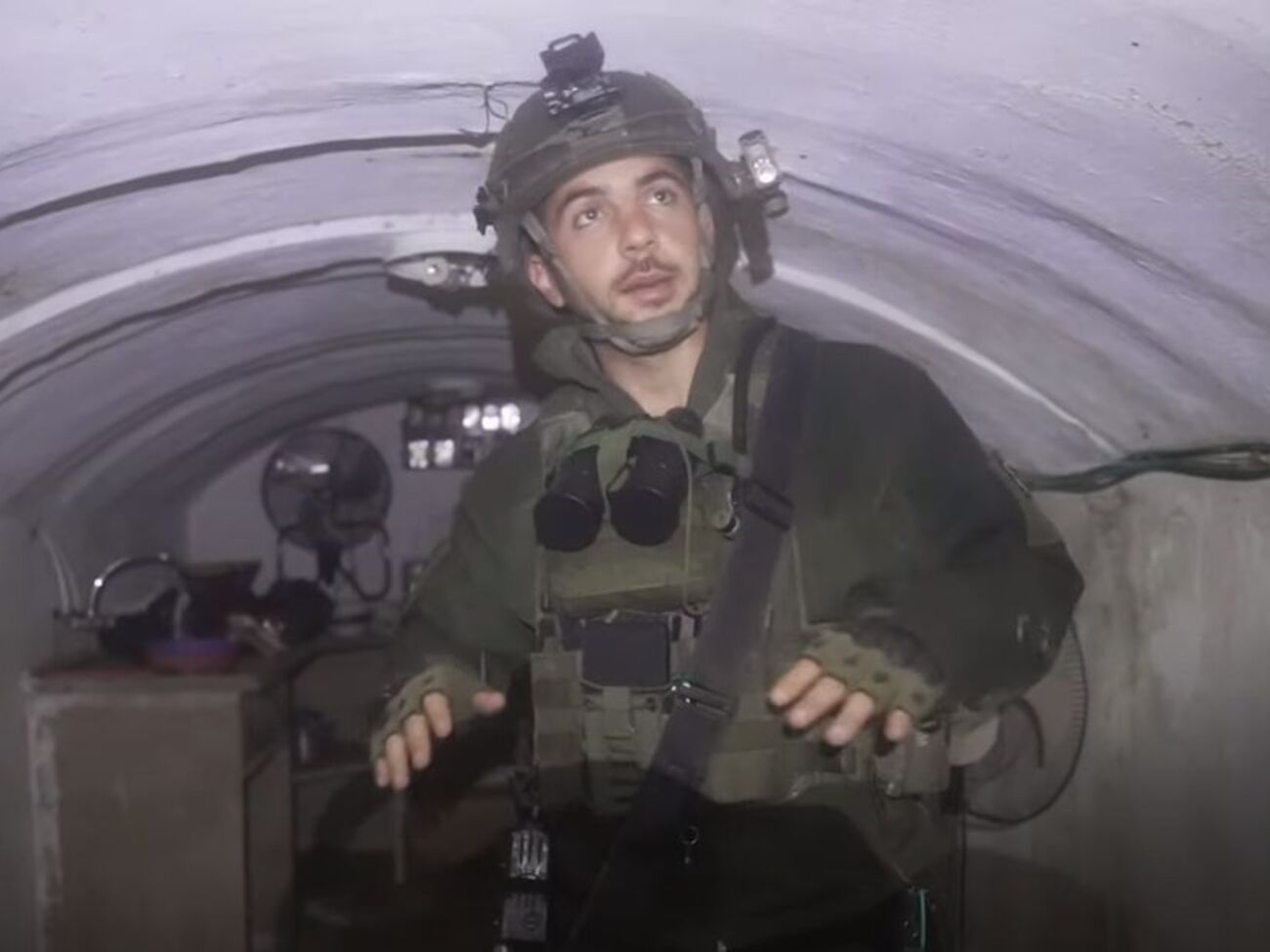 Военные показали, как выглядит тоннель под кладбищем в секторе Газа