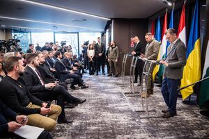 29 января в Ужгороде прошла встреча Кулебы, Ермака и Сийярто