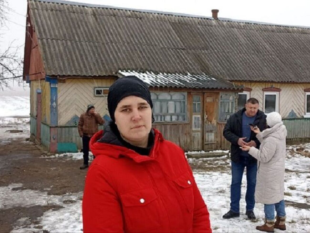 Мать детей говорит, что, когда вспыхнул пожар, они были у соседей