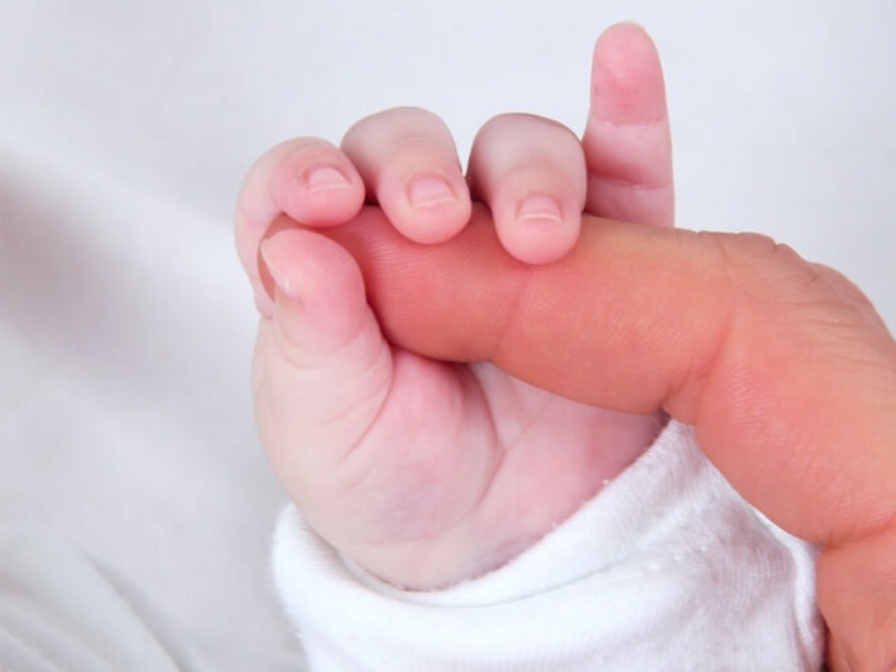 В Боярке под ракетным обстрелом оккупантов на свет появился малыш