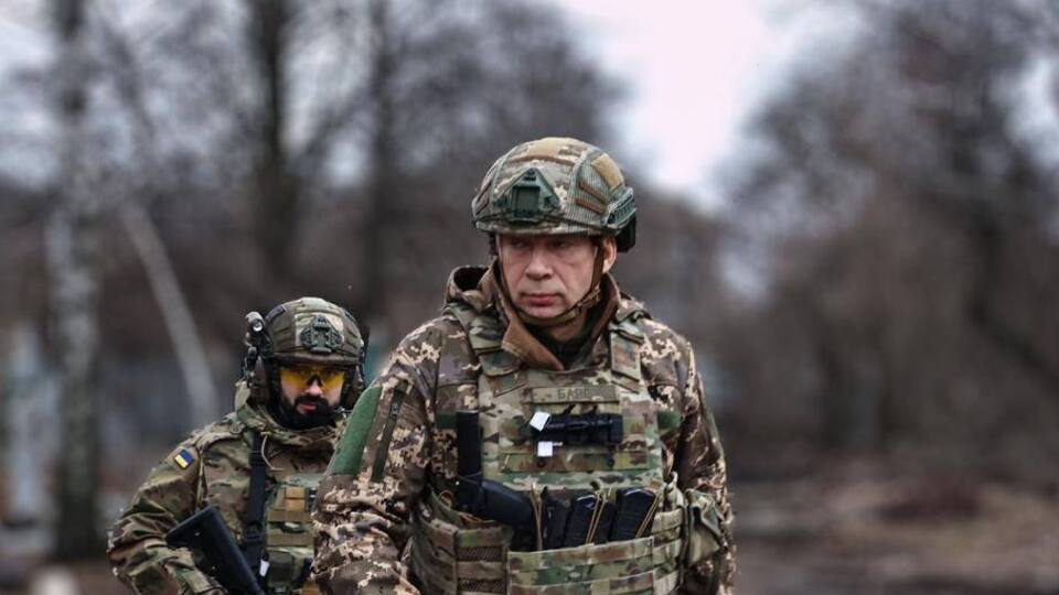 Сирський: Наші воїни, попри складні умови, мужньо тримають оборону й не дають ворогові просунутися вперед