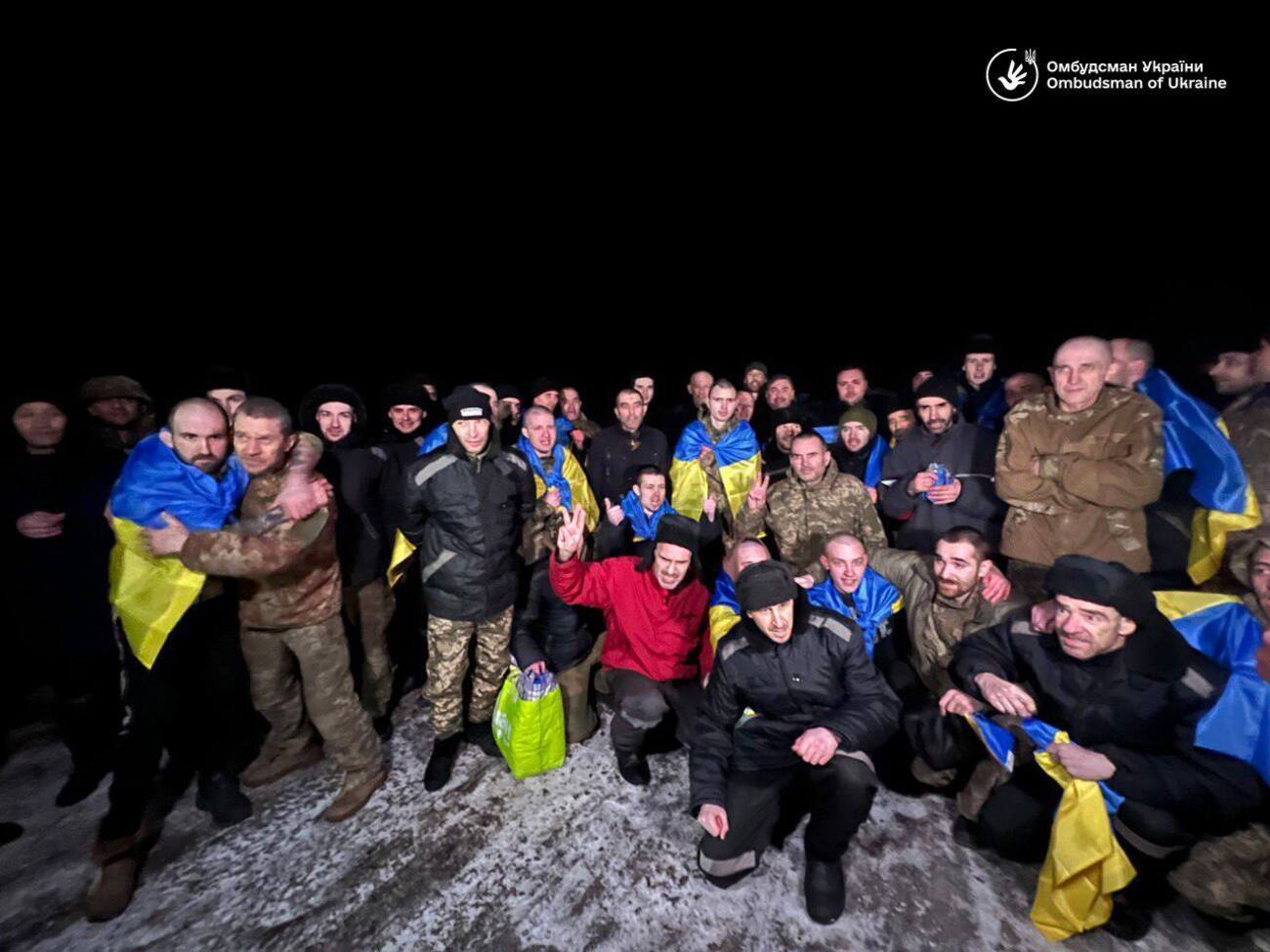 Лубінець зазначив, що звільнені пройдуть медогляд і реабілітацію, їм допоможуть із документами