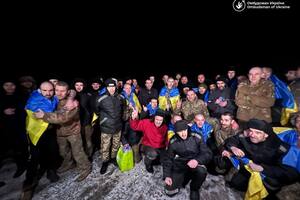 Лубинец отметил, что освобожденные пройдут медосмотр и реабилитацию, им помогут с документами