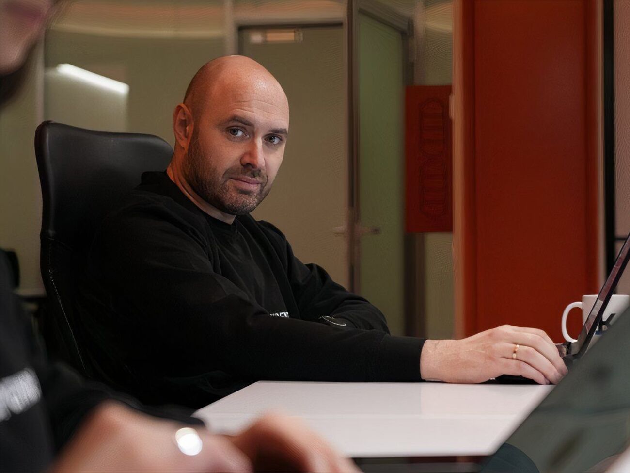 Хотите, чтобы беженцы возвращались? Так создавайте в Украине достаточно комфортные условия, чтобы они хотели вернуться. Потому что сейчас идея звучит прямо противоположная