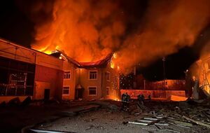 В результате ночной атаки дронов произошло несколько пожаров