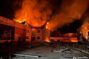 В результате ночной атаки дронов произошло несколько пожаров