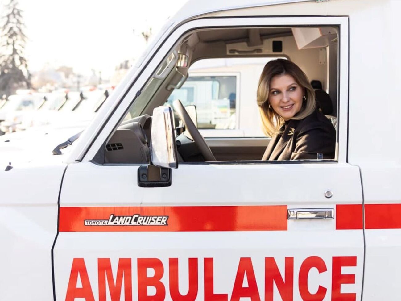 Зеленская: Внутри есть все необходимое для экстренной медицинской помощи и максимально быстрой эвакуации пациентов даже в условиях бездорожья