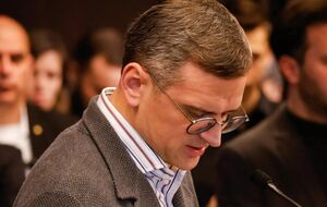 Кулеба отметил, что считает Орбана и Сийярто "провенгерскими"