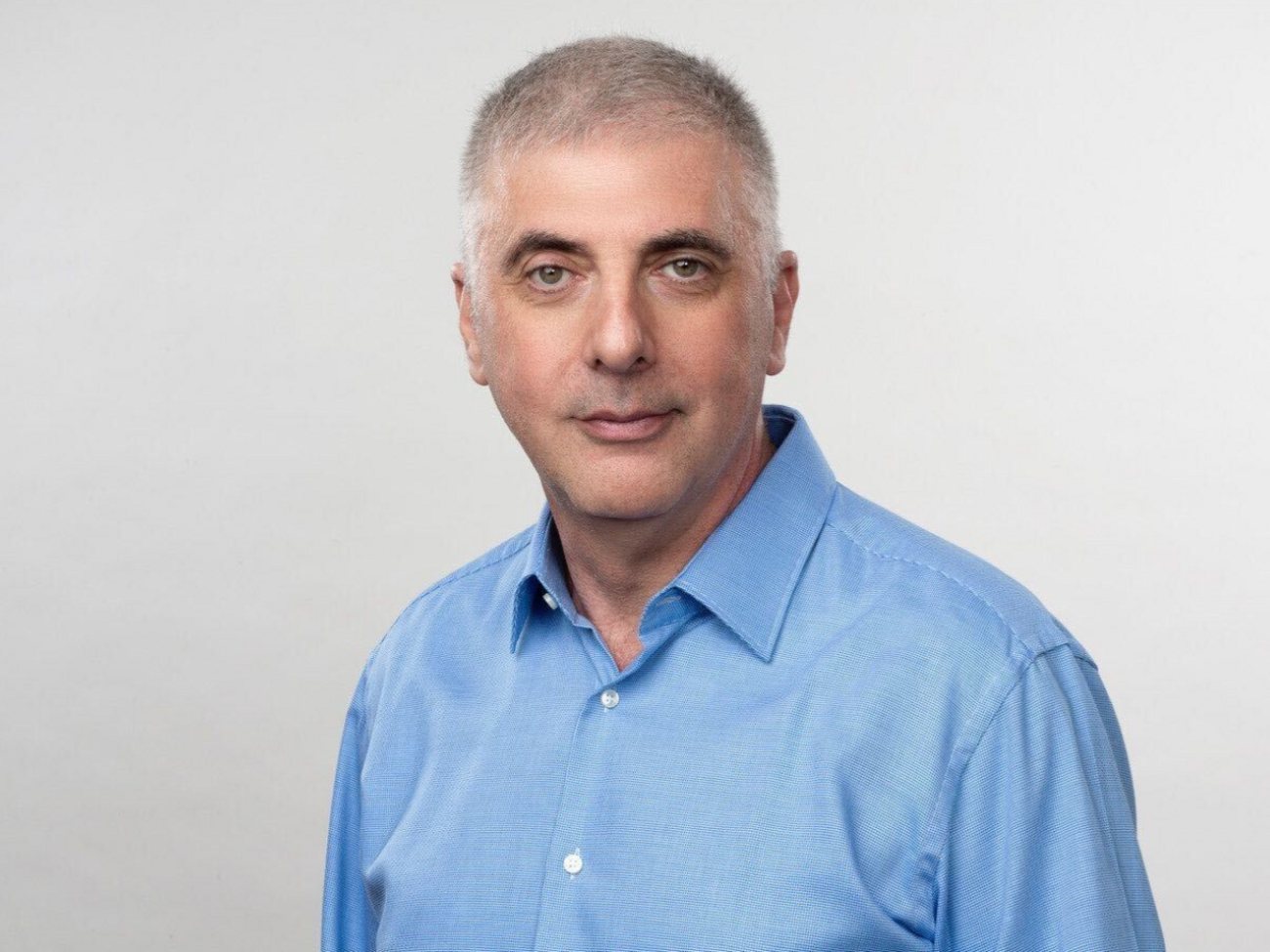 Орбан хорошо освоил сидение на двух стульях – будучи путинским агентом влияния и получая бенефиты от Москвы, он еще умудряется успешно шантажировать Брюссель