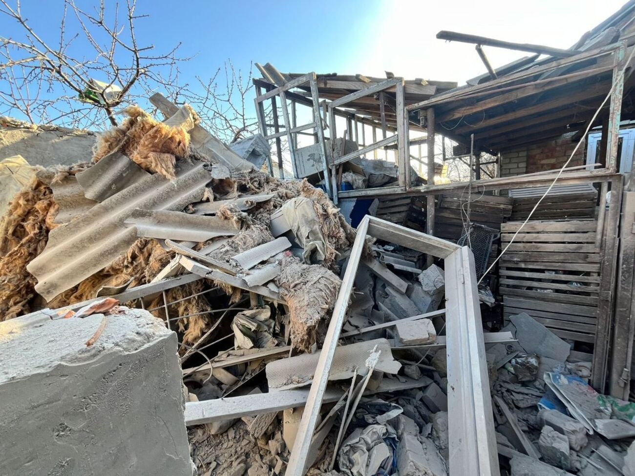 Оккупанты били в том числе по Синельниковскому району Днепропетровской области, разрушив дома мирных украинцев