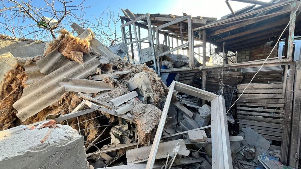 Окупанти били, зокрема, по Синельниківському району Дніпропетровської області, зруйнувавши будинки мирних українців
