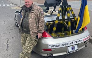 Марченко про початок вторгнення: Побачив розриви, закурив сигарету. Сказав дружині: "Збирай речі, тому що це війна"
