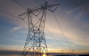 В общем, долги в энергетике – это круговая проблема, потому что одни неплатежи провоцируют другие, пишет автор статьи в ZN.UA