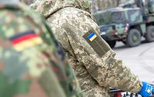 В новый пакет помощи от ФРГ вошли в том числе ракеты для системы ПВО IRIS-T SLS