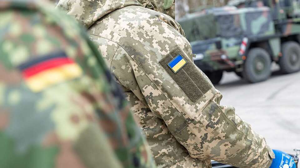 В новый пакет помощи от ФРГ вошли в том числе ракеты для системы ПВО IRIS-T SLS