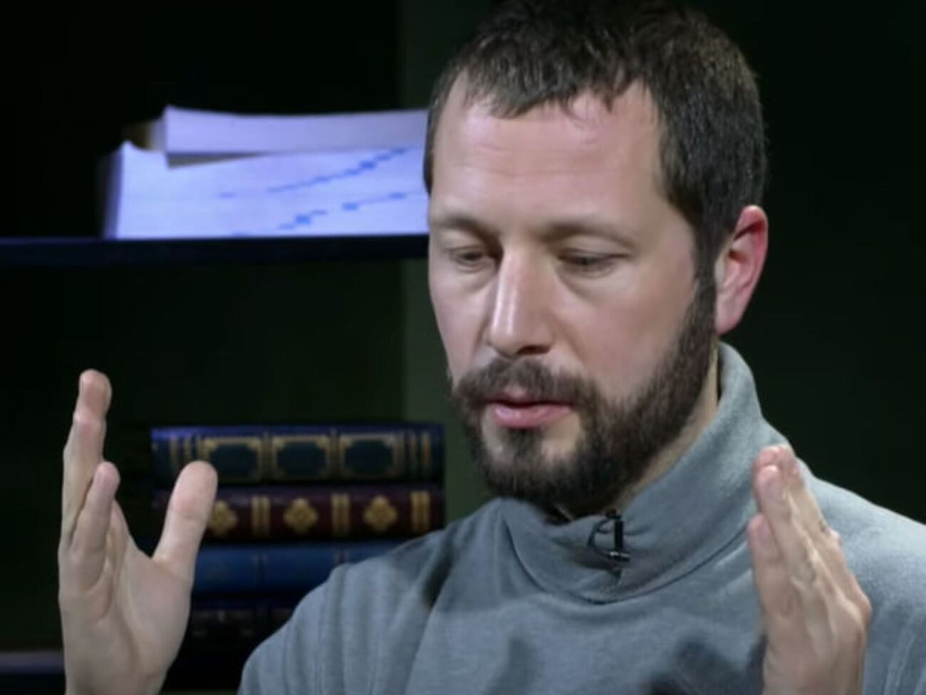 Чернов: В то время, в которое мы живем, информация стала оружием для многих стран. И потому эти страны считают, что журналисты – это солдаты. И что их можно и нужно убивать. Но, конечно, это не так