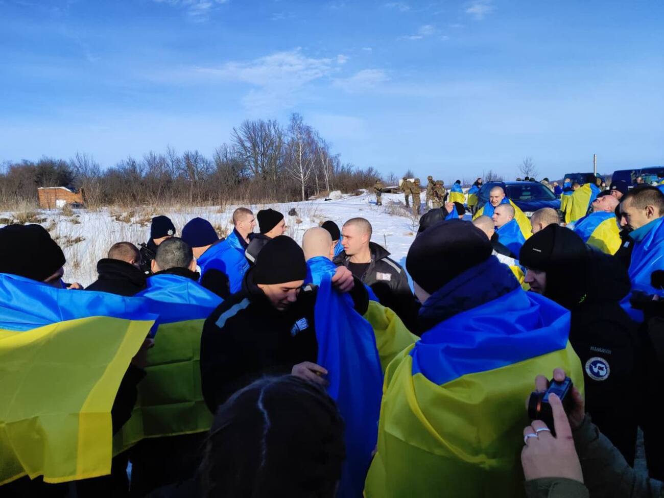 Серед українців, які повернулися з полону, – захисники Маріуполя й острова Зміїний, бойові медики, прикордонники, нацгвардійці