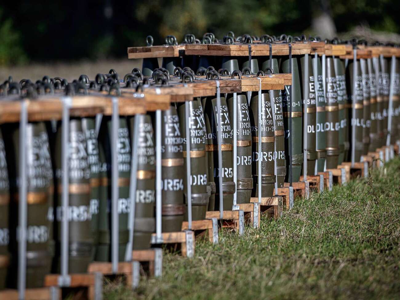 В марте 2023-го ЕС и страны-члены обязались поставить Украине 1 млн артснарядов в течение года