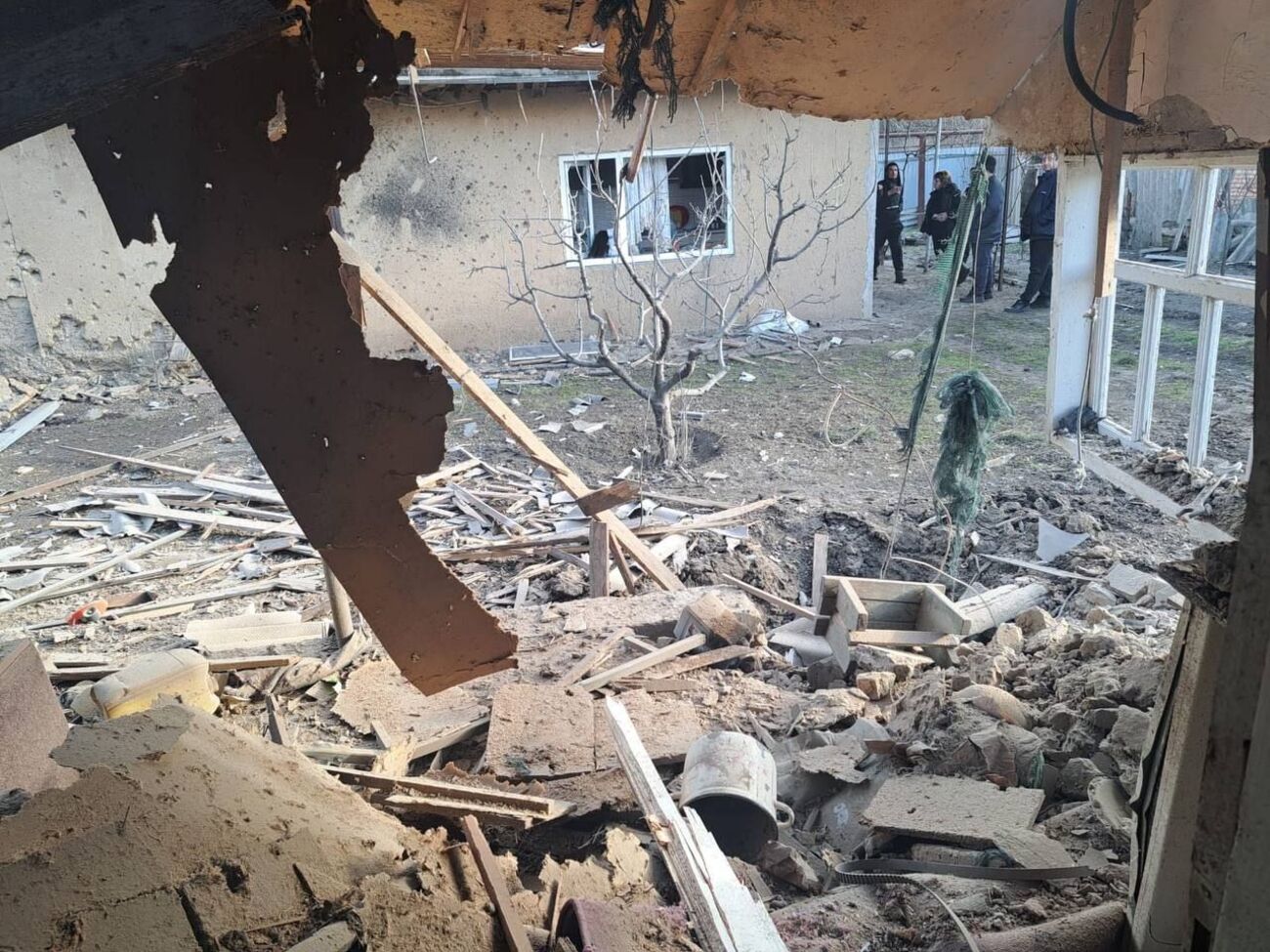 В результате вражеской атаки повреждены шесть частных домов