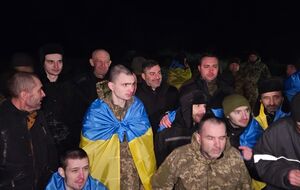 Среди возвращенных были как те, кто имел официальный статус военнопленного, так и военнослужащие, которых считали пропавшими без вести