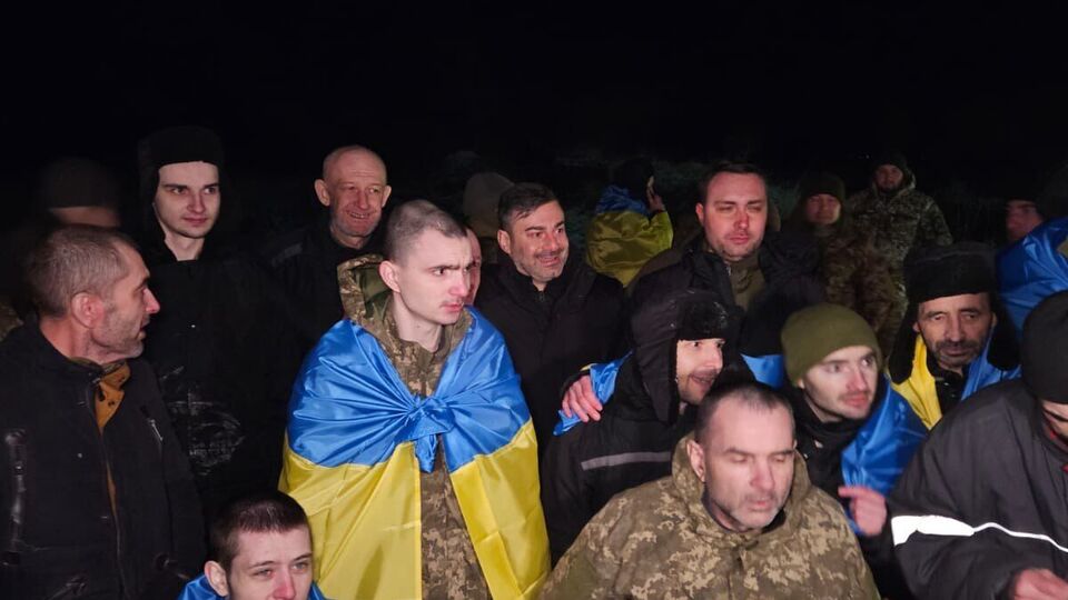Среди возвращенных были как те, кто имел официальный статус военнопленного, так и военнослужащие, которых считали пропавшими без вести