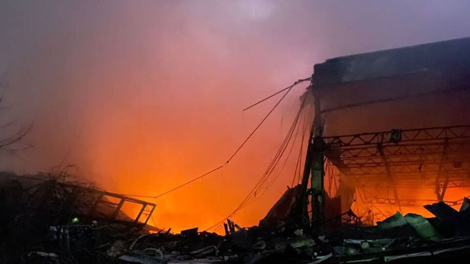 Фабрику з виробництва тактичного одягу в Києві зруйнували три крилаті ракети РФ