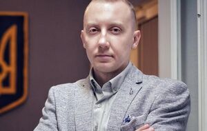Осенью 2017-го я стоял на коленях, а комендант "Изоляции" приказывал избивать меня и других узников. Тогда я и подумать не мог, что он получит 15 лет тюрьмы