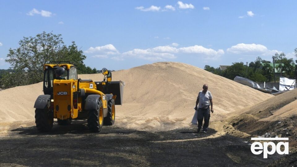 Фермери можуть замовити сховища ємністю 300, 500, 1000 тонн
