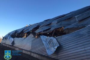 Унаслідок повітряної атаки РФ пошкоджено ангари з агропродукцією та приміщення на території підприємства в Баштанському районі, зазначили у прокуратурі