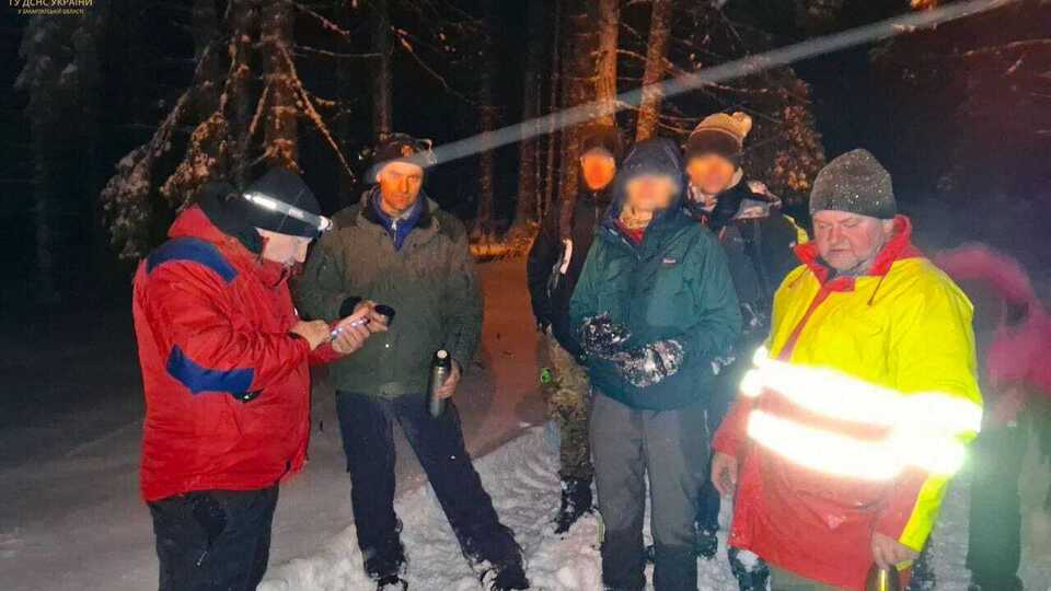 Спасатели нашли туристов, заблудившихся по дороге с Говерлы