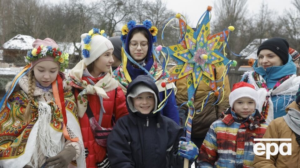 Окупанти забороняють українські елементи під час свят